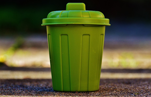 zelená popelnice